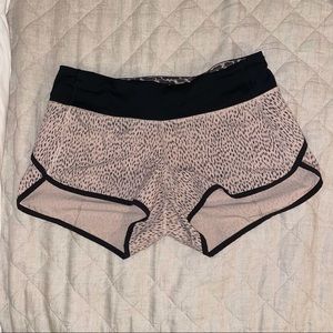 Lululemon Speed short 2.5” Dottie Dash Grain Black